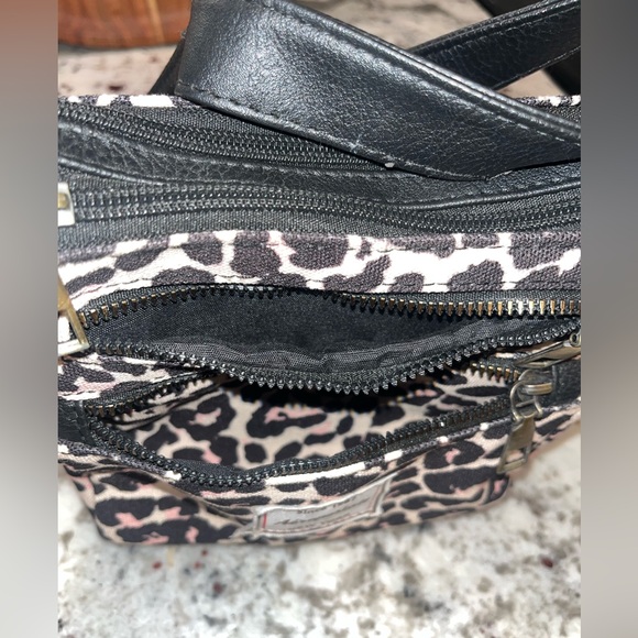 Y2K Aeropostale Leopard Print Mini Crossbody Bag Pink Accents Multi-Zip Preowned - Picture 3 of 11